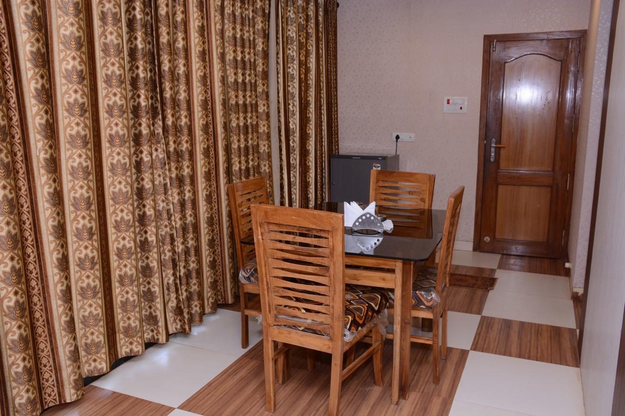 Hotel Kumar Plaza Matheran Exteriér fotografie